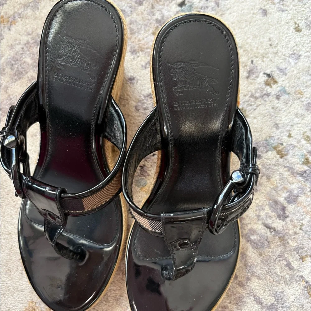 Burberry Whicker Black Wedge Buckle Sandals - Picture 3 of 8